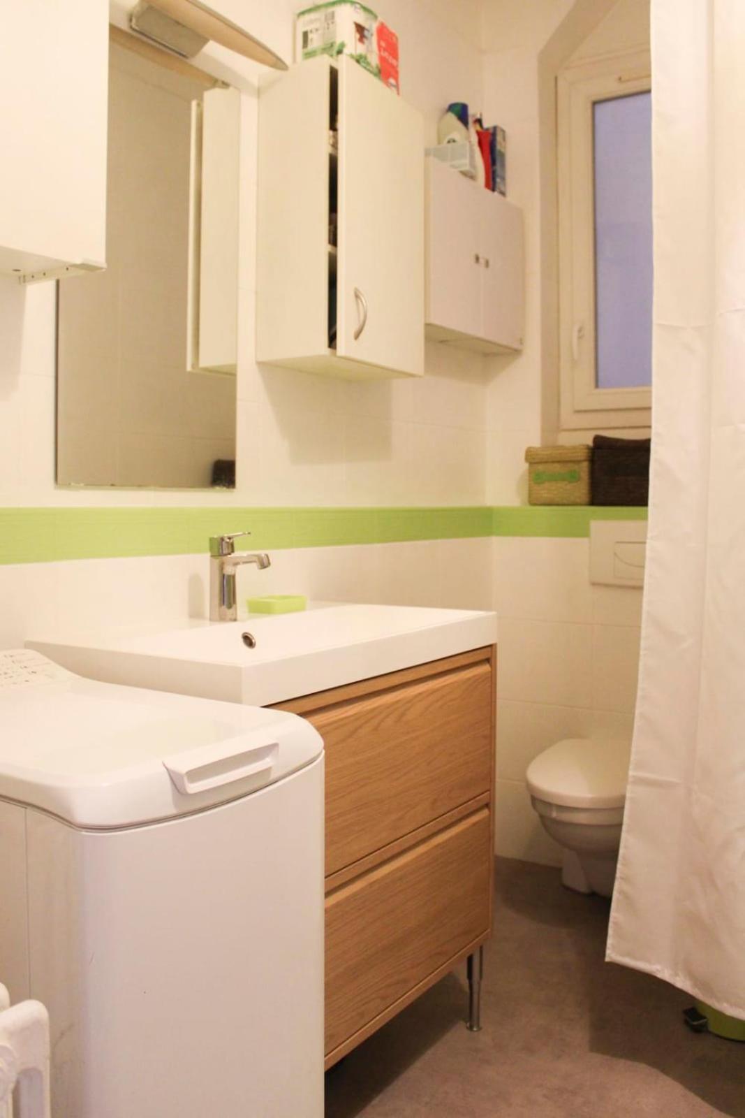 Spacious Family Nest Facing Square Des Epinette Appartement Parijs