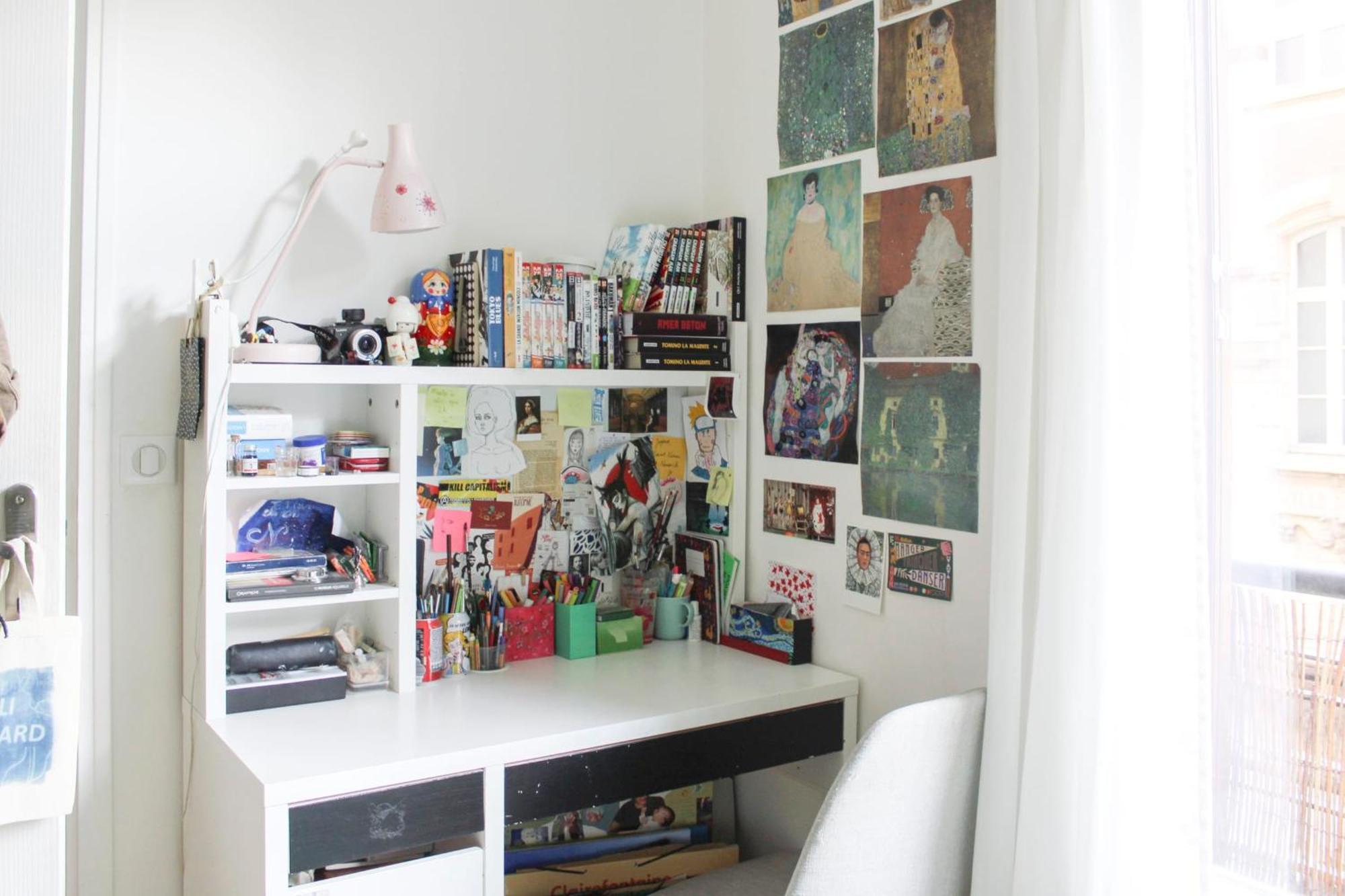 Appartement Spacious Family Nest Facing Square Des Epinette Parijs
