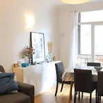 Spacious Family Nest Facing Square Des Epinette