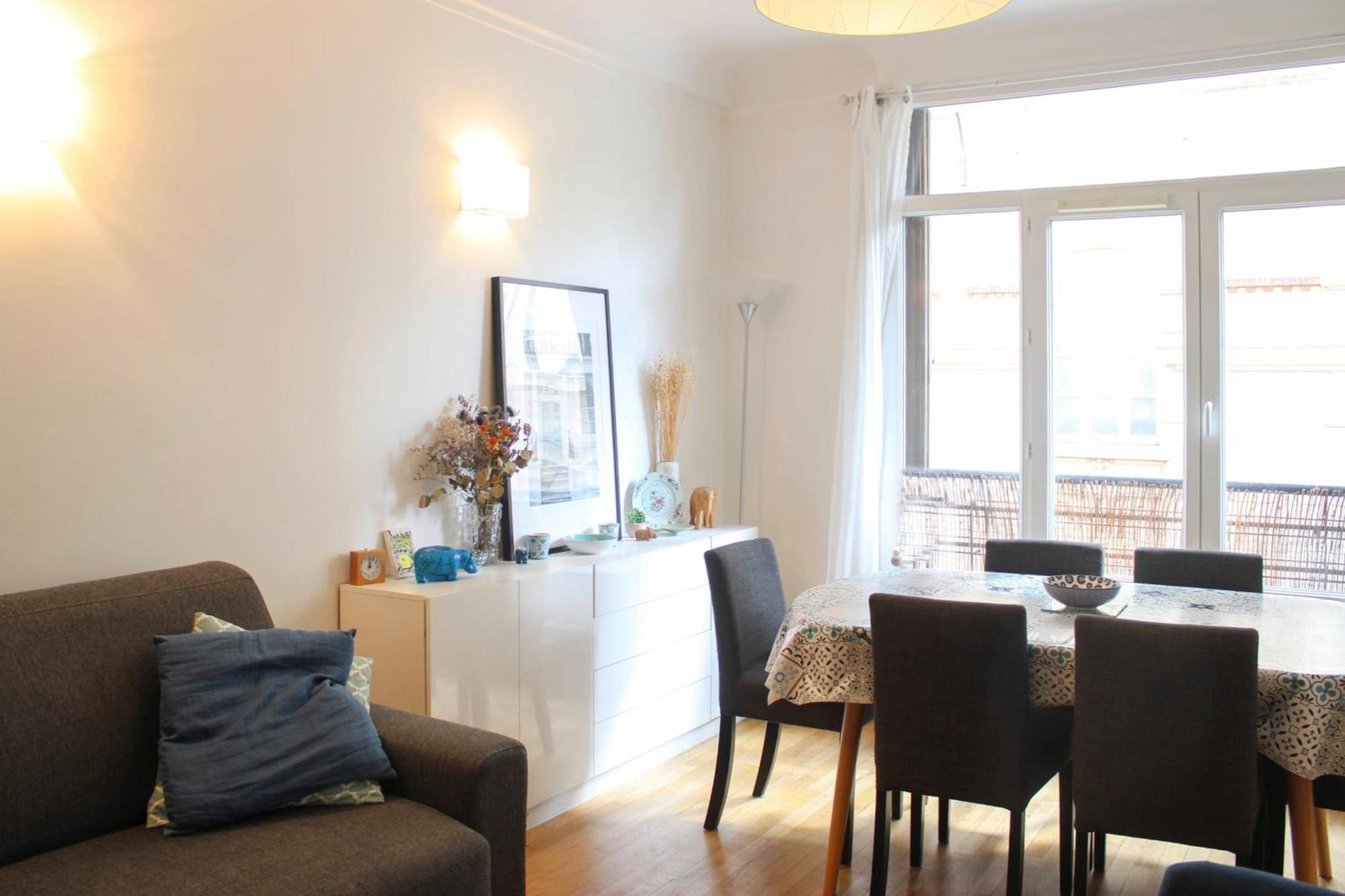Appartement Spacious Family Nest Facing Square Des Epinette